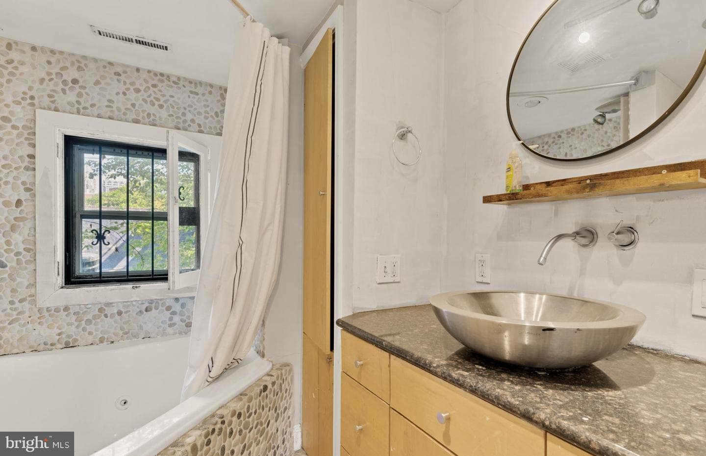 128 E Montgomery Street photo 11