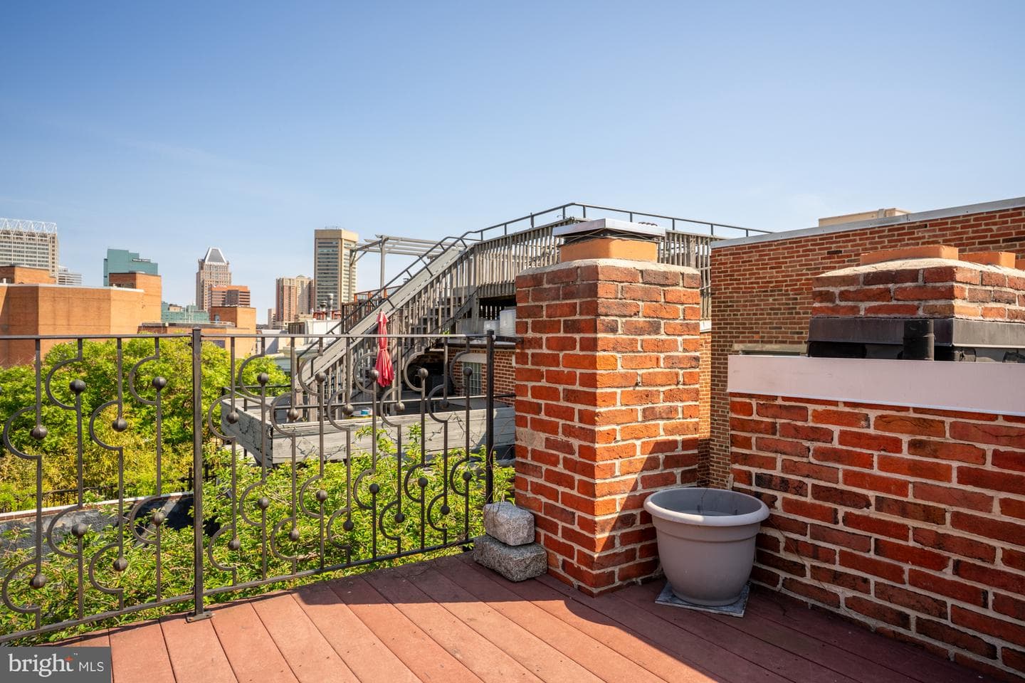 128 E Montgomery Street photo 16