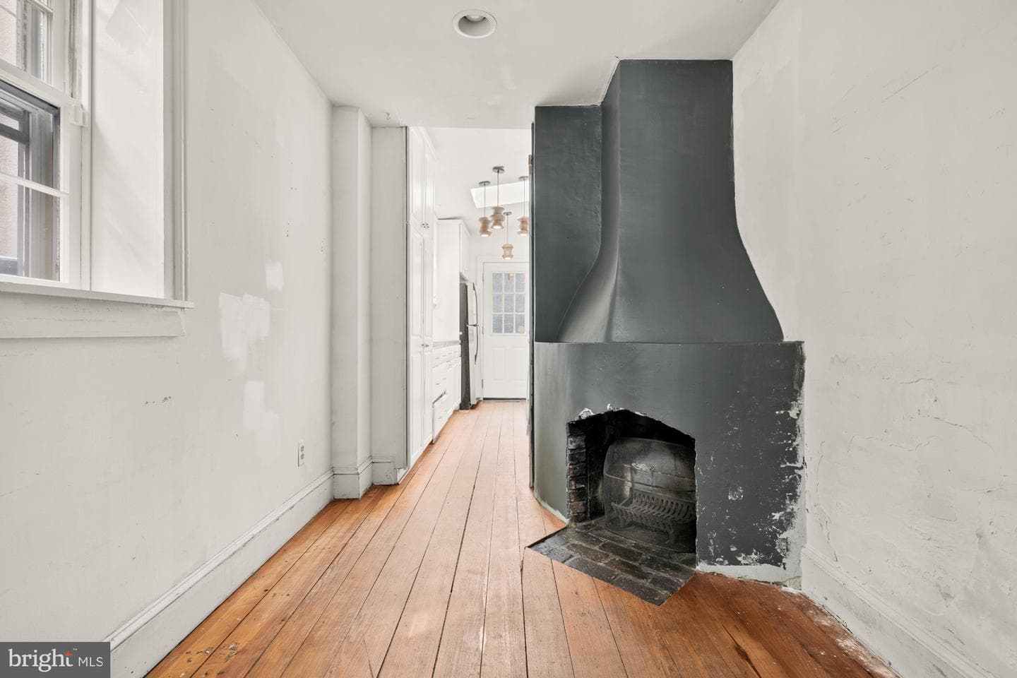 128 E Montgomery Street photo 8