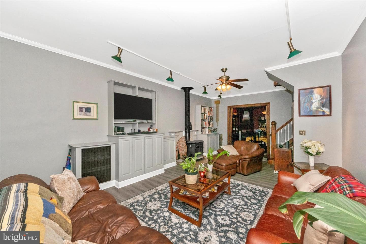 2411 Guilford Avenue photo 10