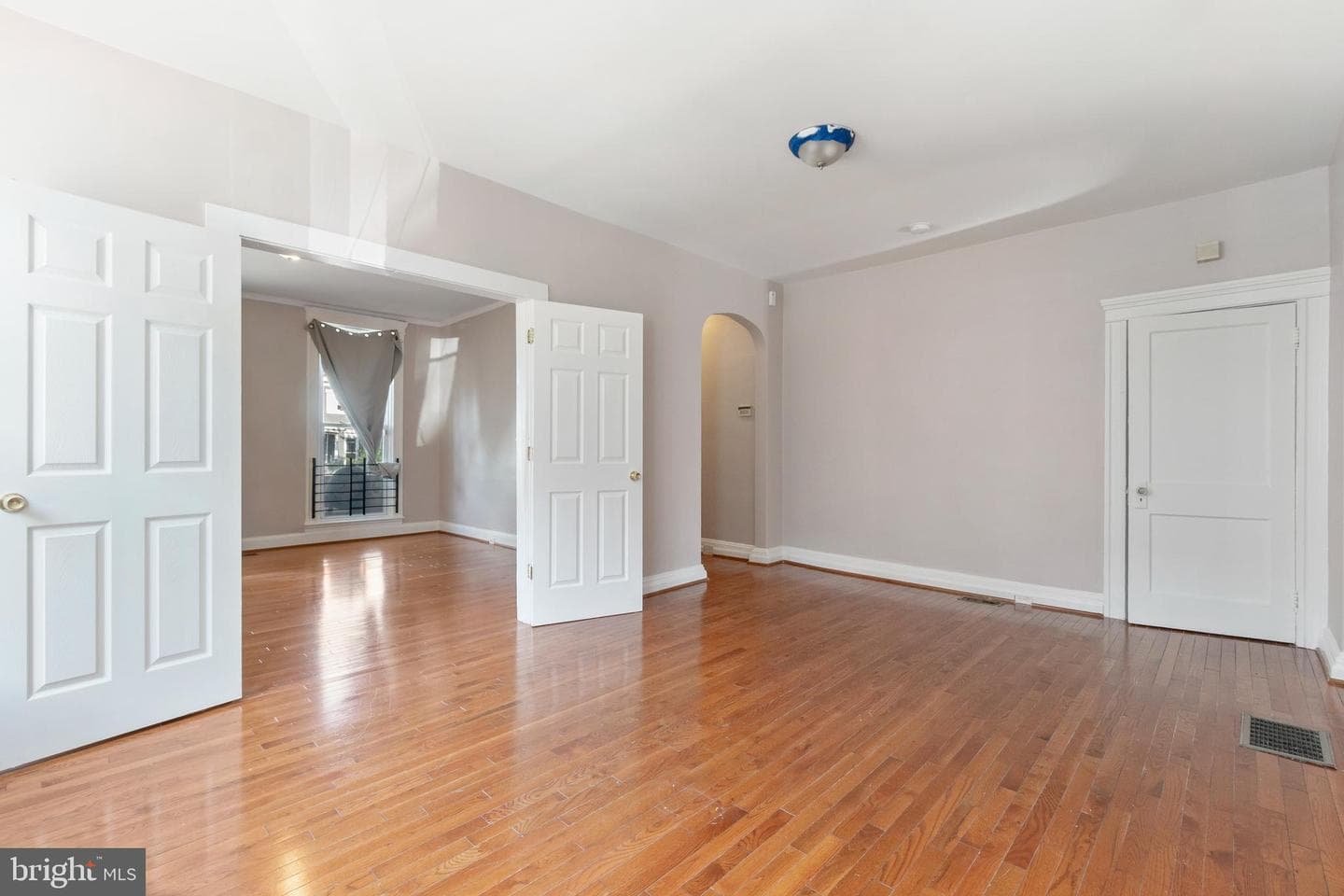 2524 Brookfield Avenue photo 10