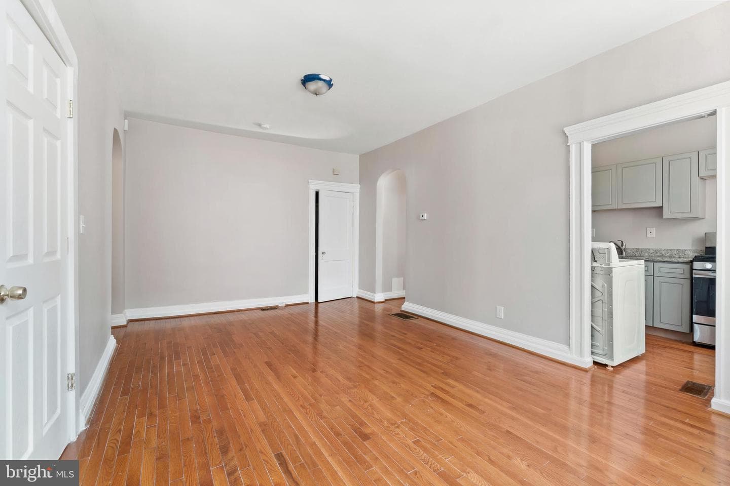2524 Brookfield Avenue photo 11