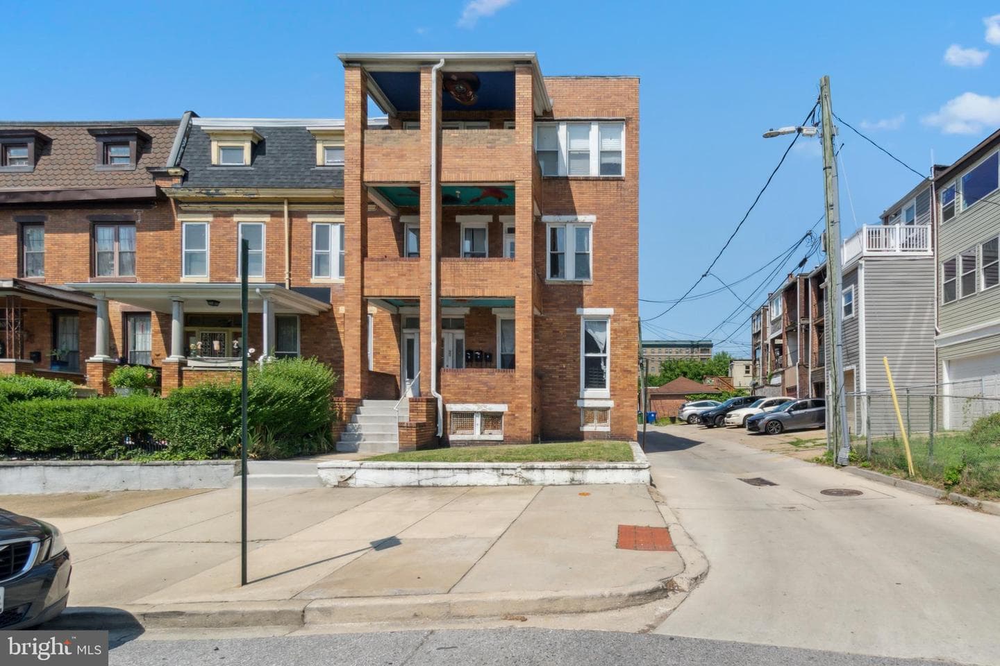 2524 Brookfield Avenue photo 2