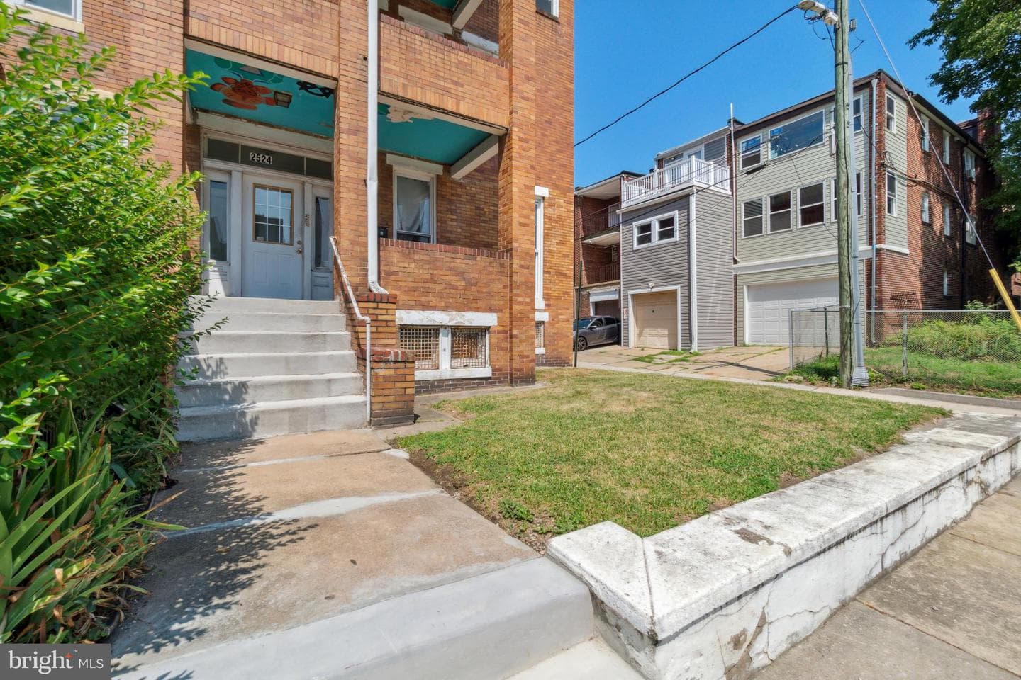 2524 Brookfield Avenue photo 4