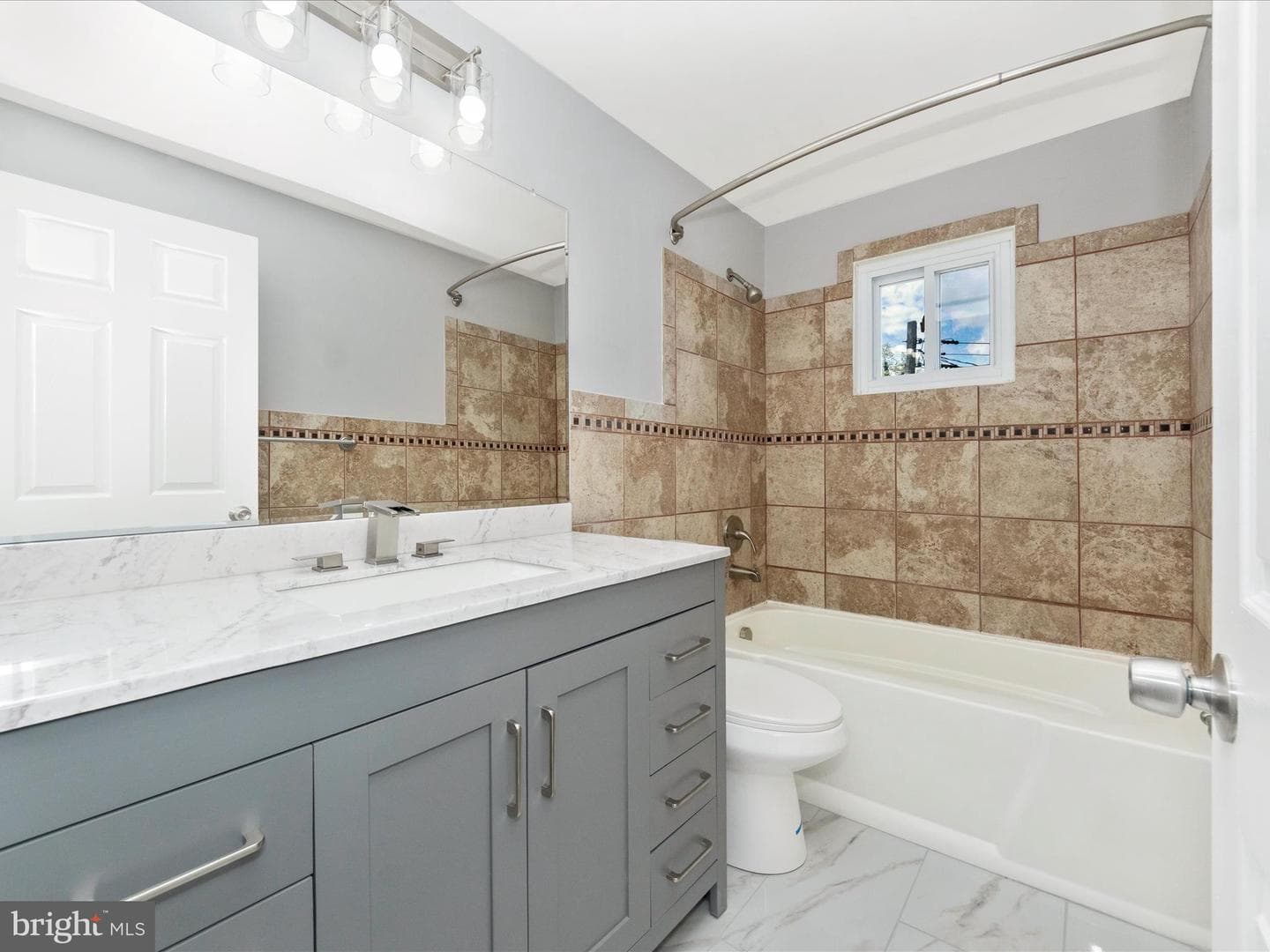 2100 Ashburton Street photo 28