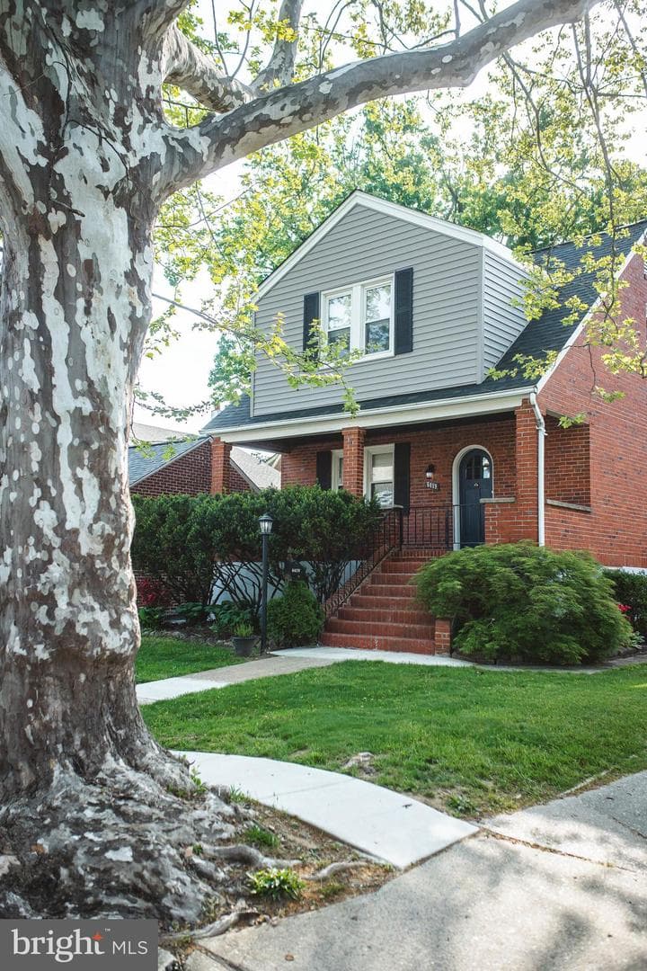 6419 Sefton Avenue photo 5