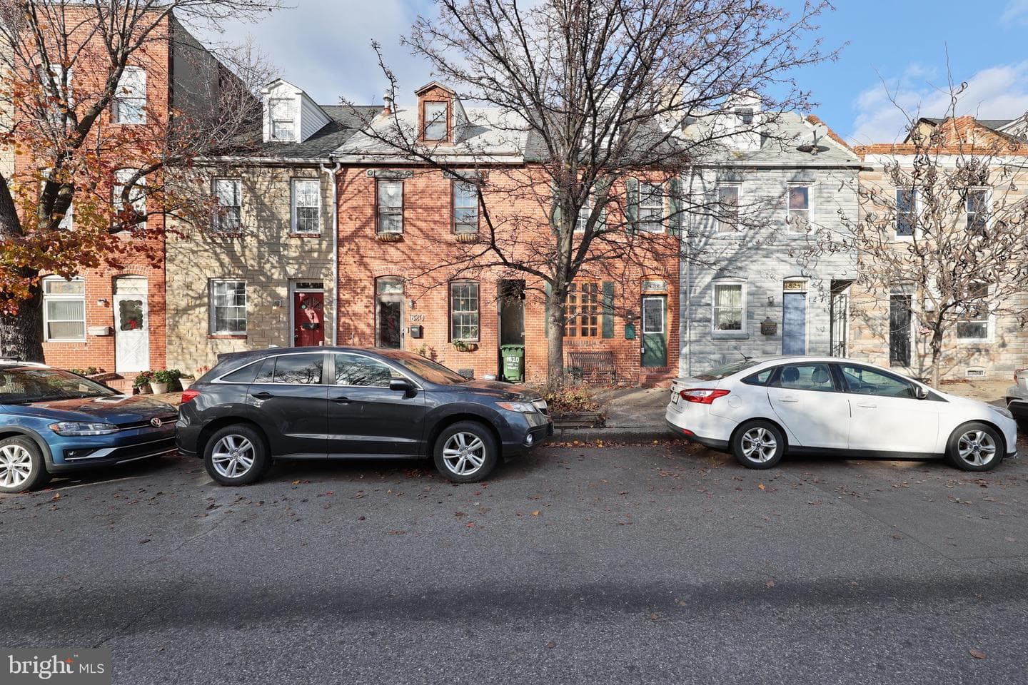 1822 Bank Street photo 1
