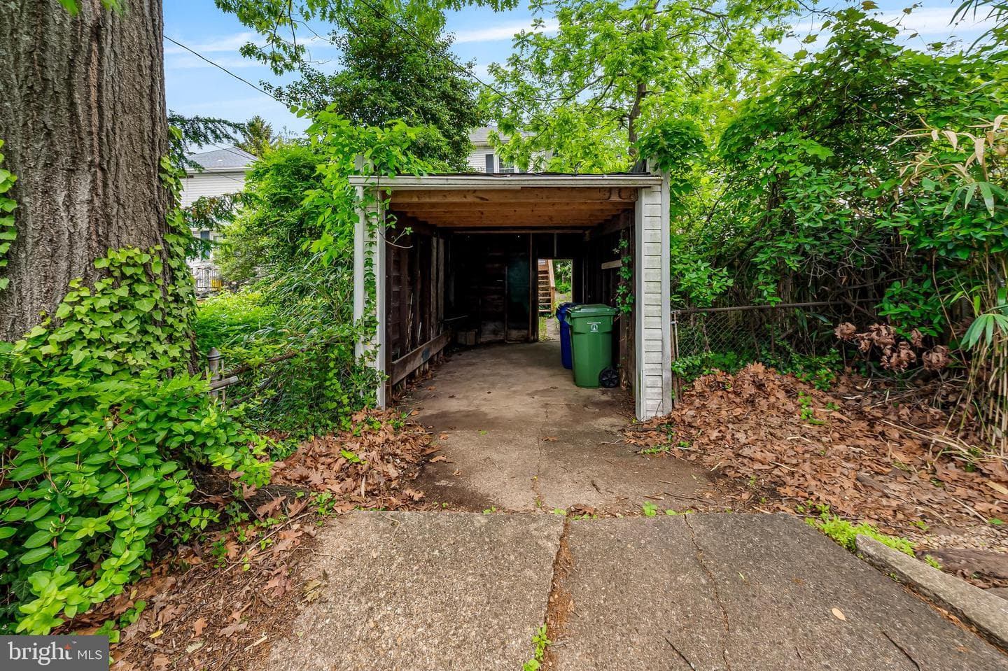 5616 Greenspring Avenue photo 31