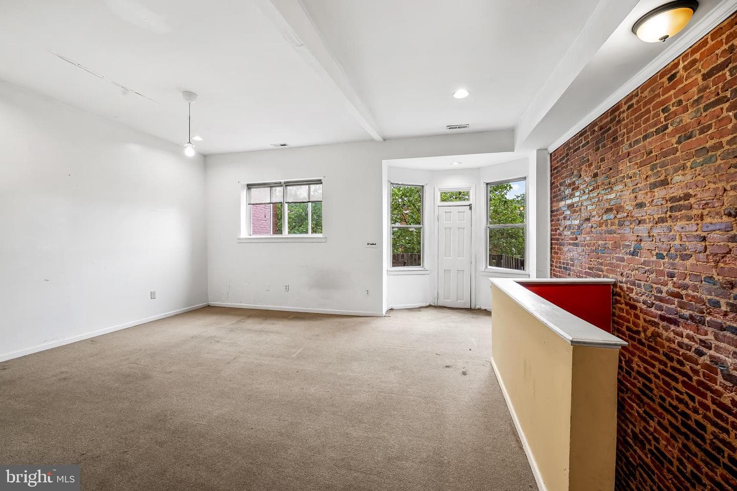 807 Whitelock Street photo 3