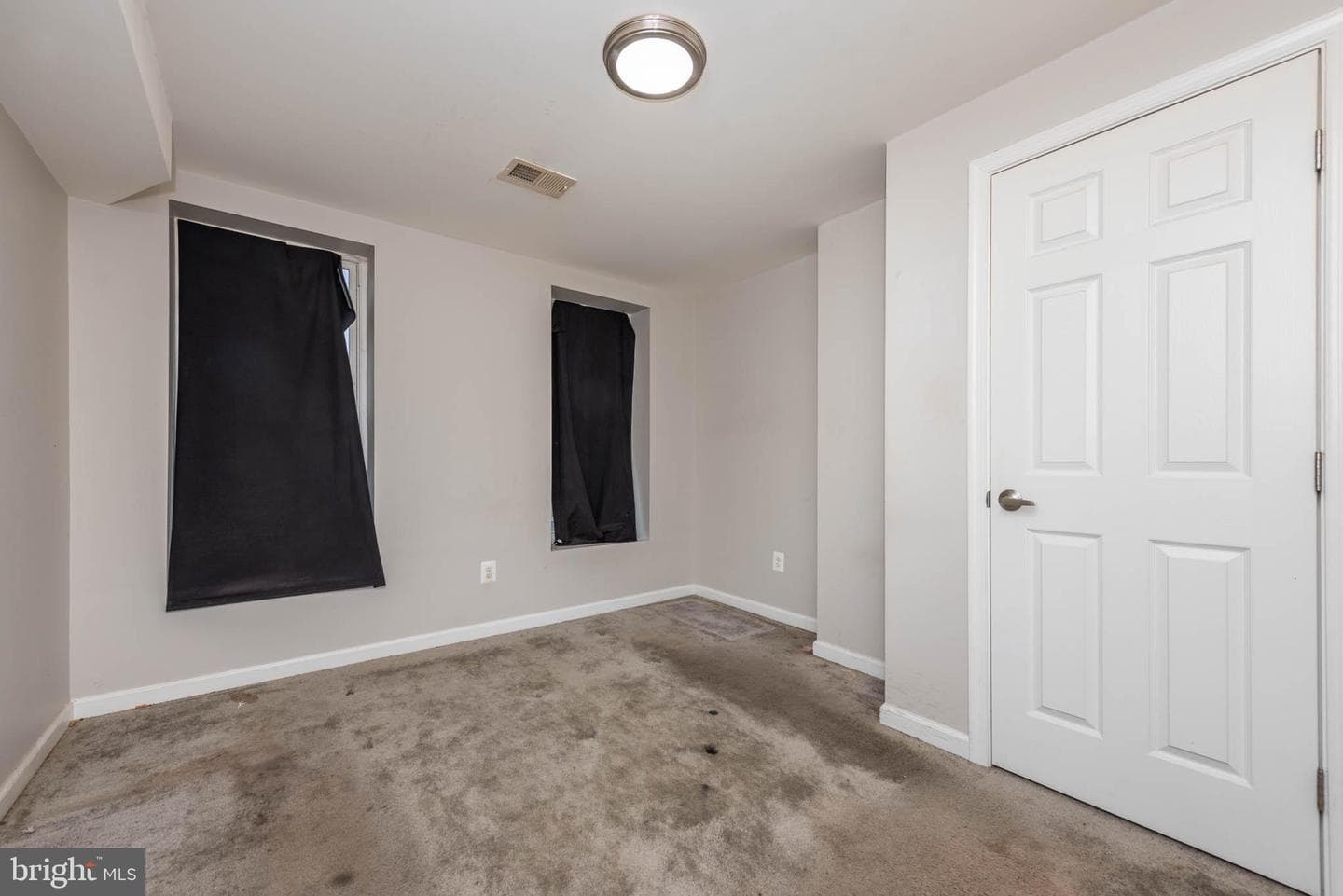 2108 E Hoffman Street photo 10