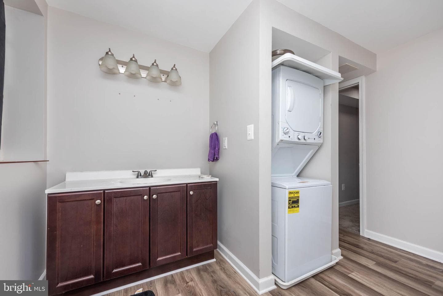 2108 E Hoffman Street photo 12