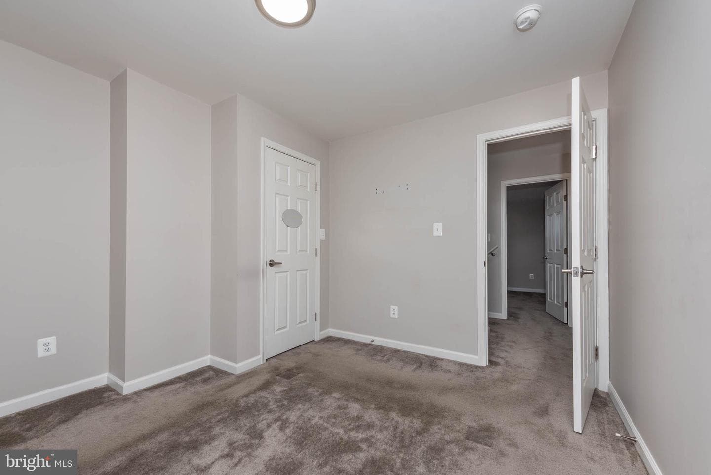 2108 E Hoffman Street photo 15