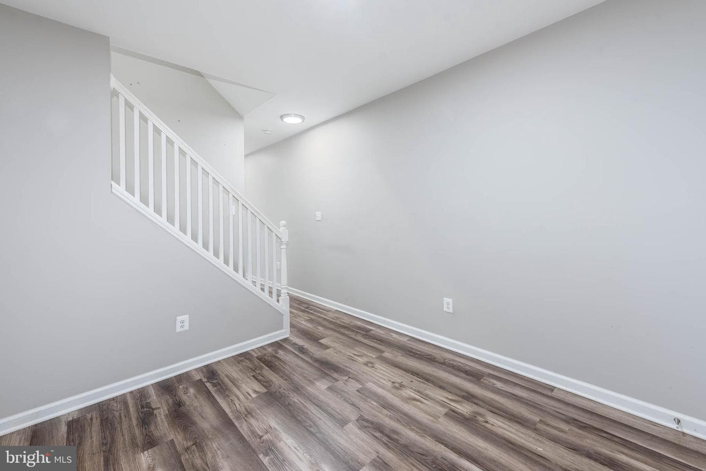 2108 E Hoffman Street photo 3
