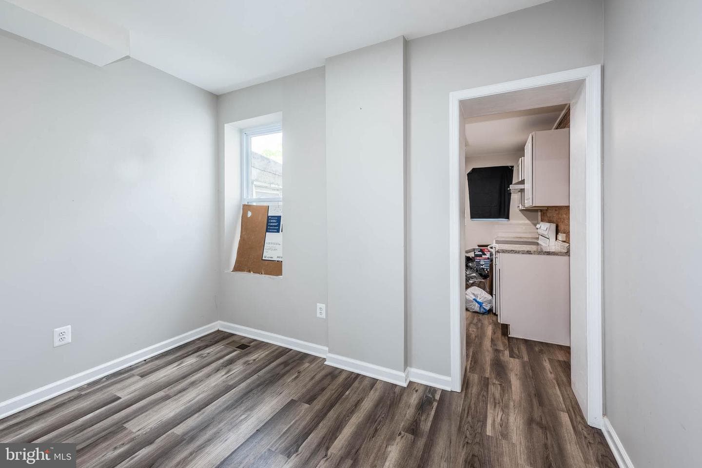 2108 E Hoffman Street photo 5