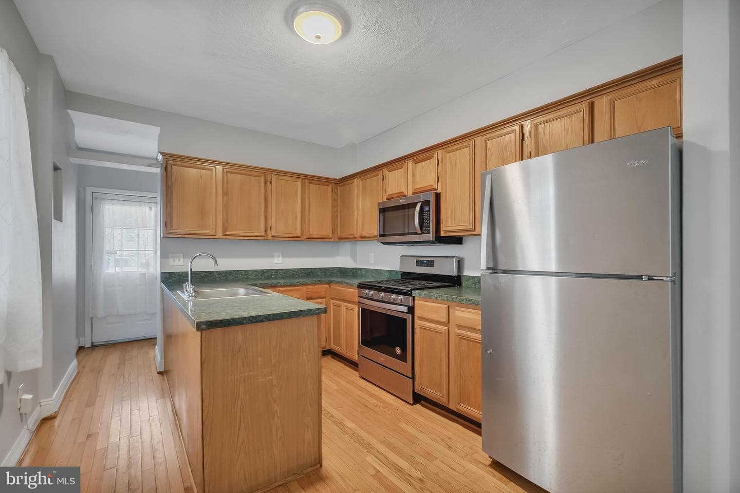 1513 S Charles Street S photo 11