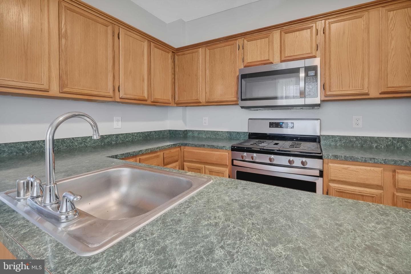 1513 S Charles Street S photo 13