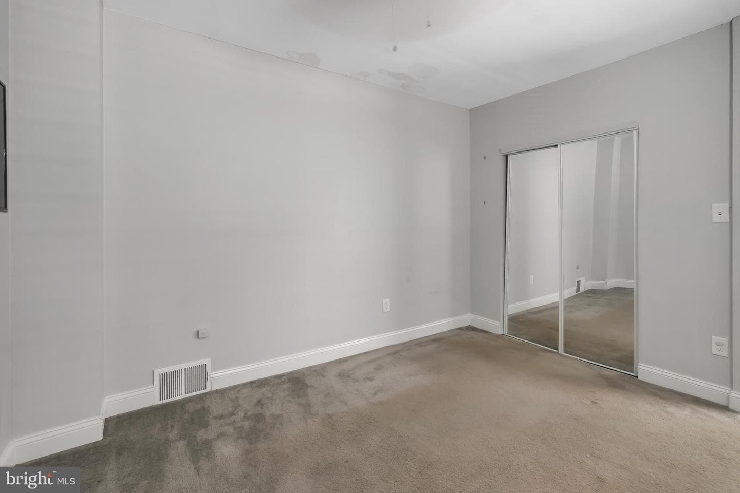 1513 S Charles Street S photo 18