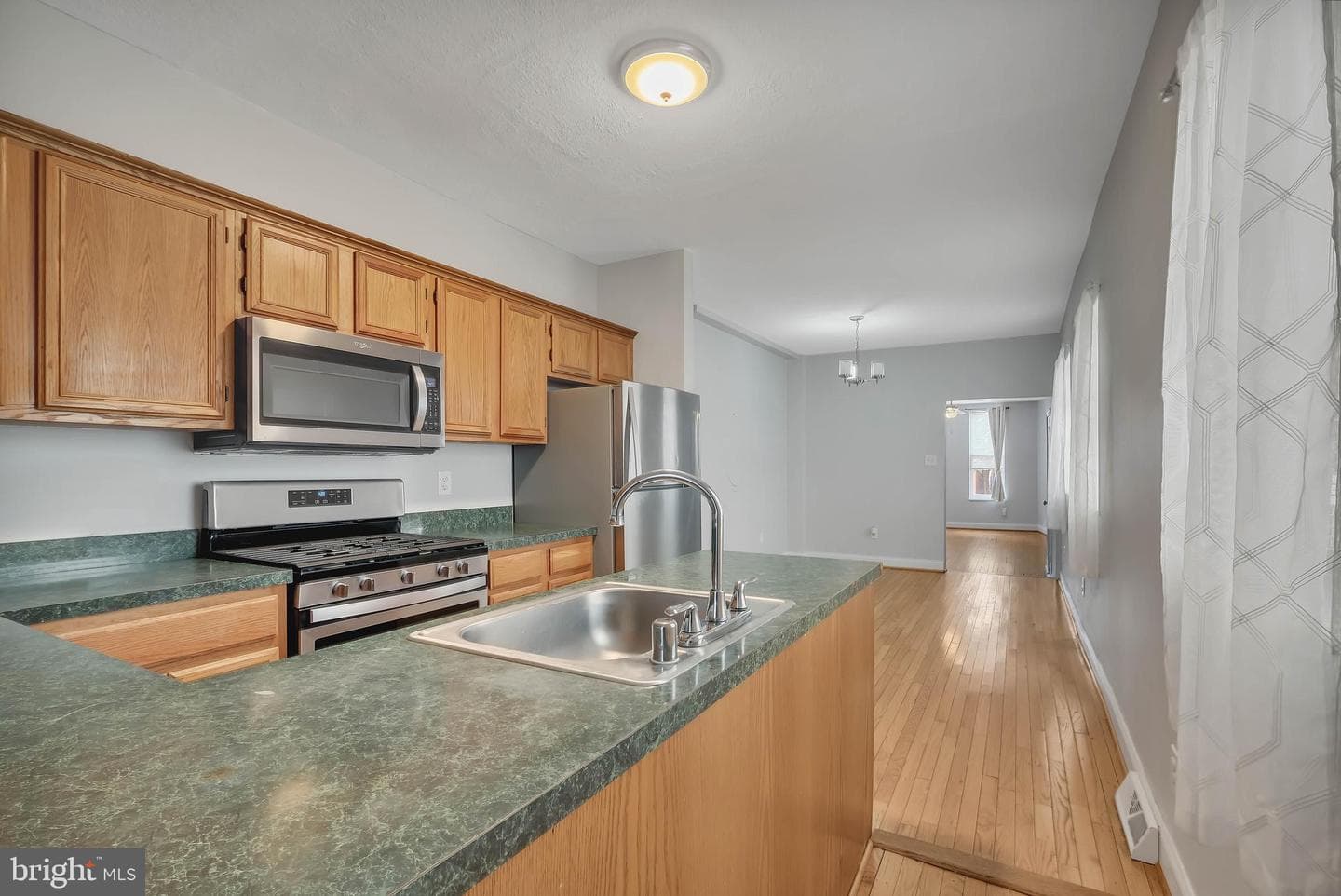 1513 S Charles Street S photo 5