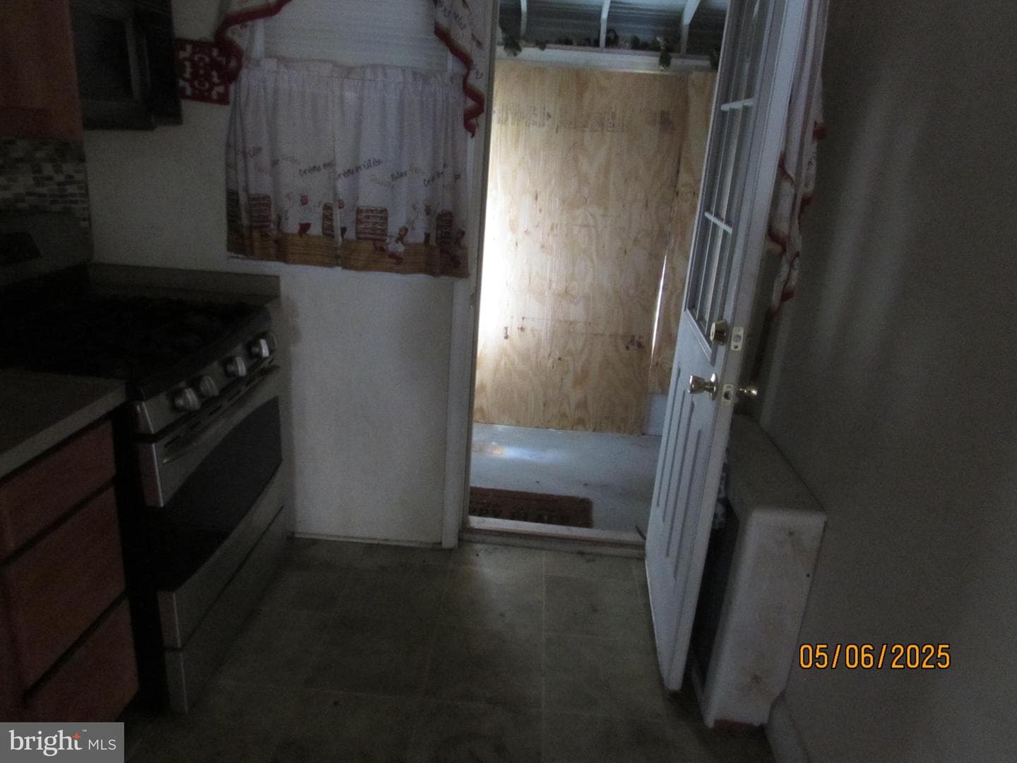 507 Allendale Street photo 11