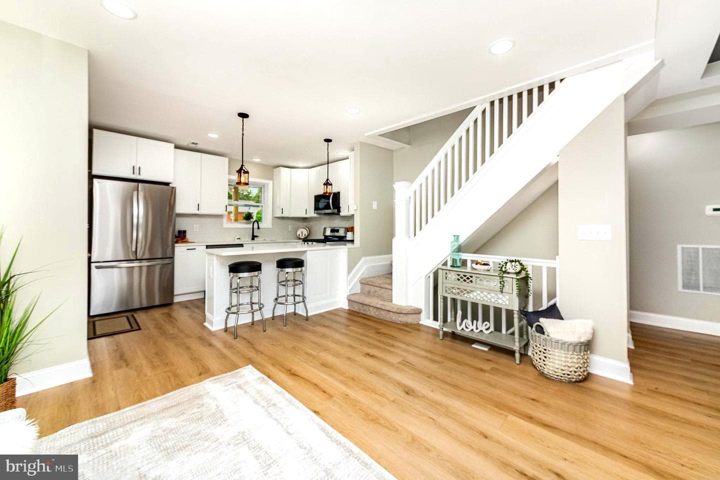 5611 Pilgrim Road photo 2
