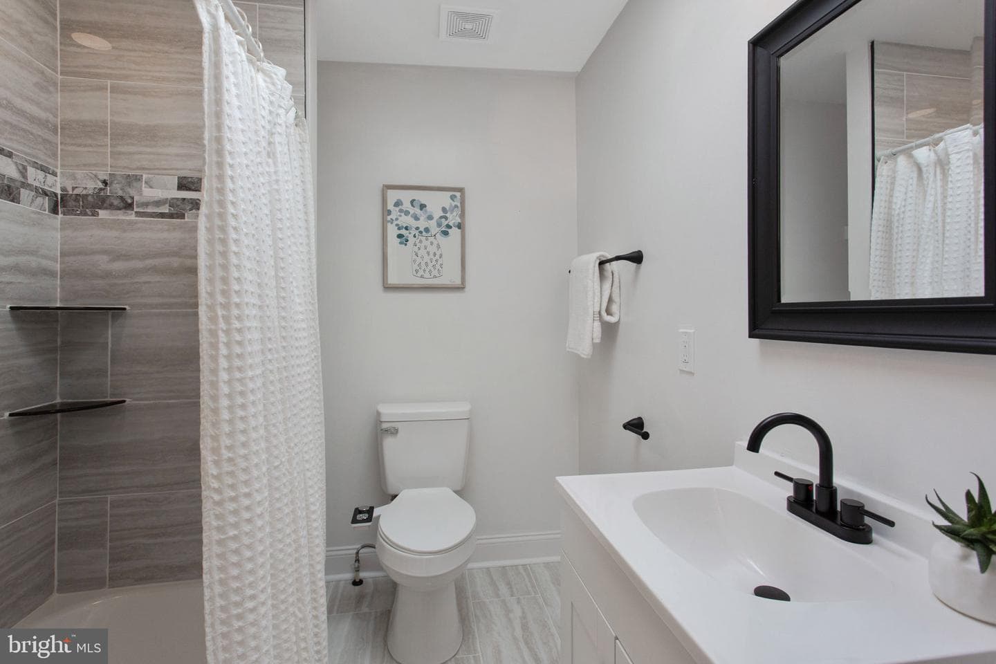117 N Hilton Street photo 23