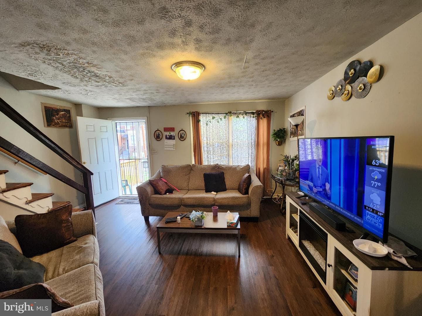 1351 Cambria Street photo 2