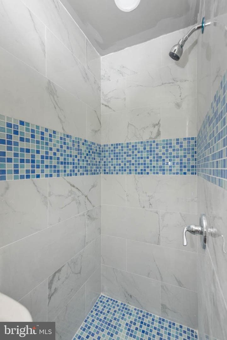 1412 W Baltimore Street photo 5