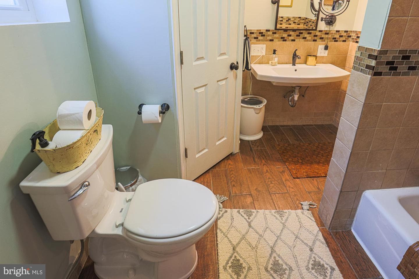 741 S Montford Avenue photo 35