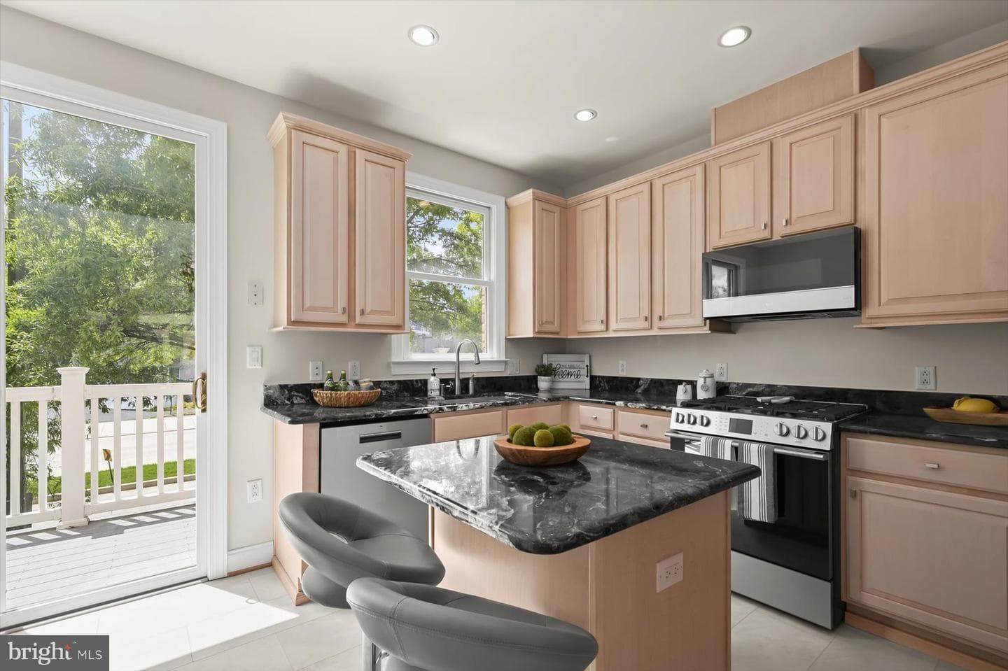 1252 Harbor Island Walk photo 16
