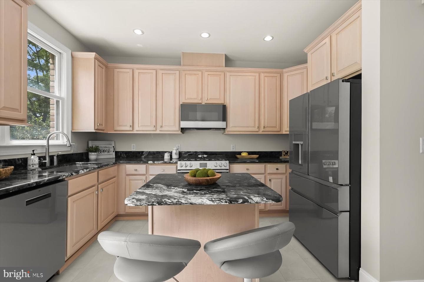 1252 Harbor Island Walk photo 17