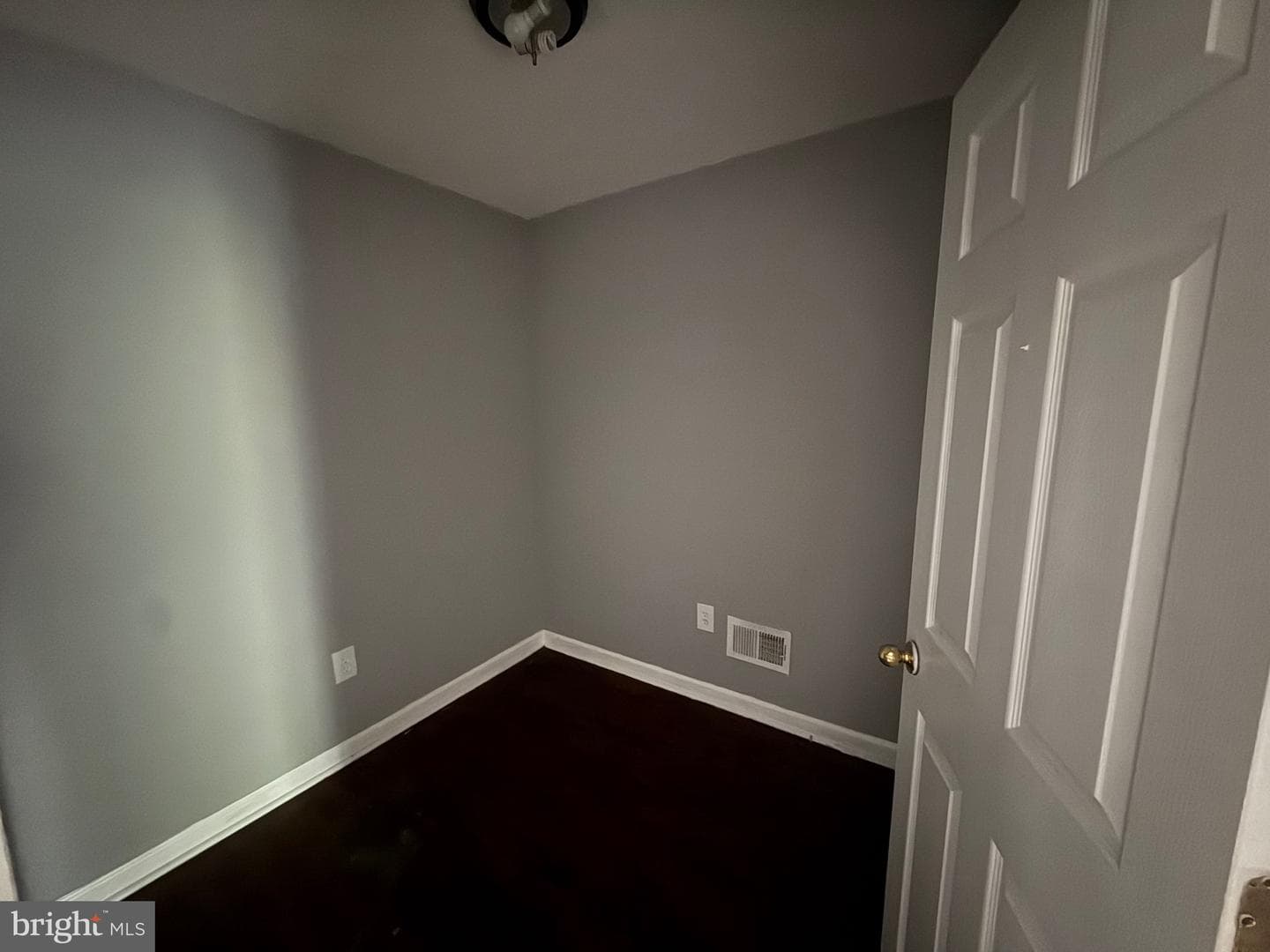 496 Brunswick Street photo 8