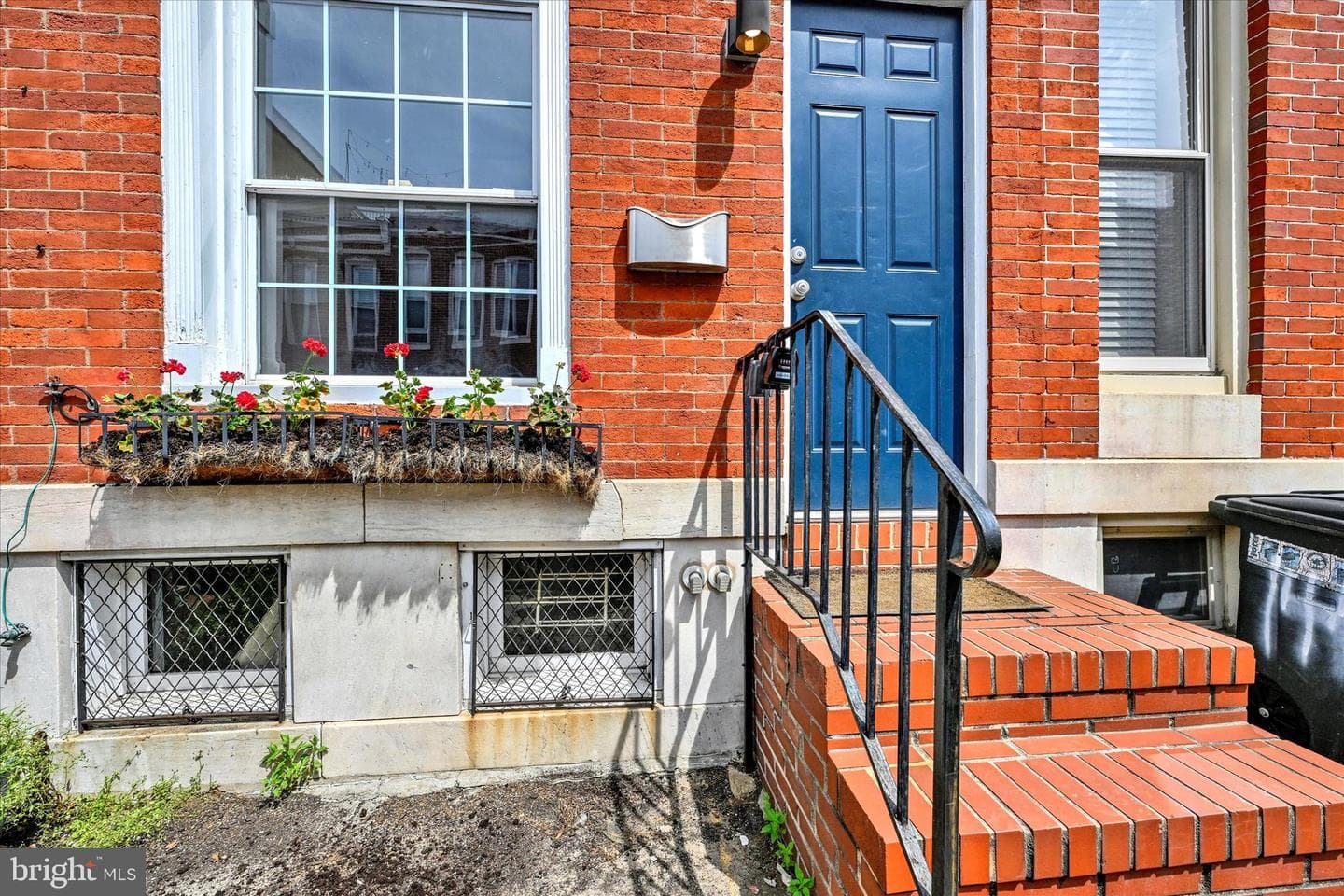 1407 Clarkson Street photo 2