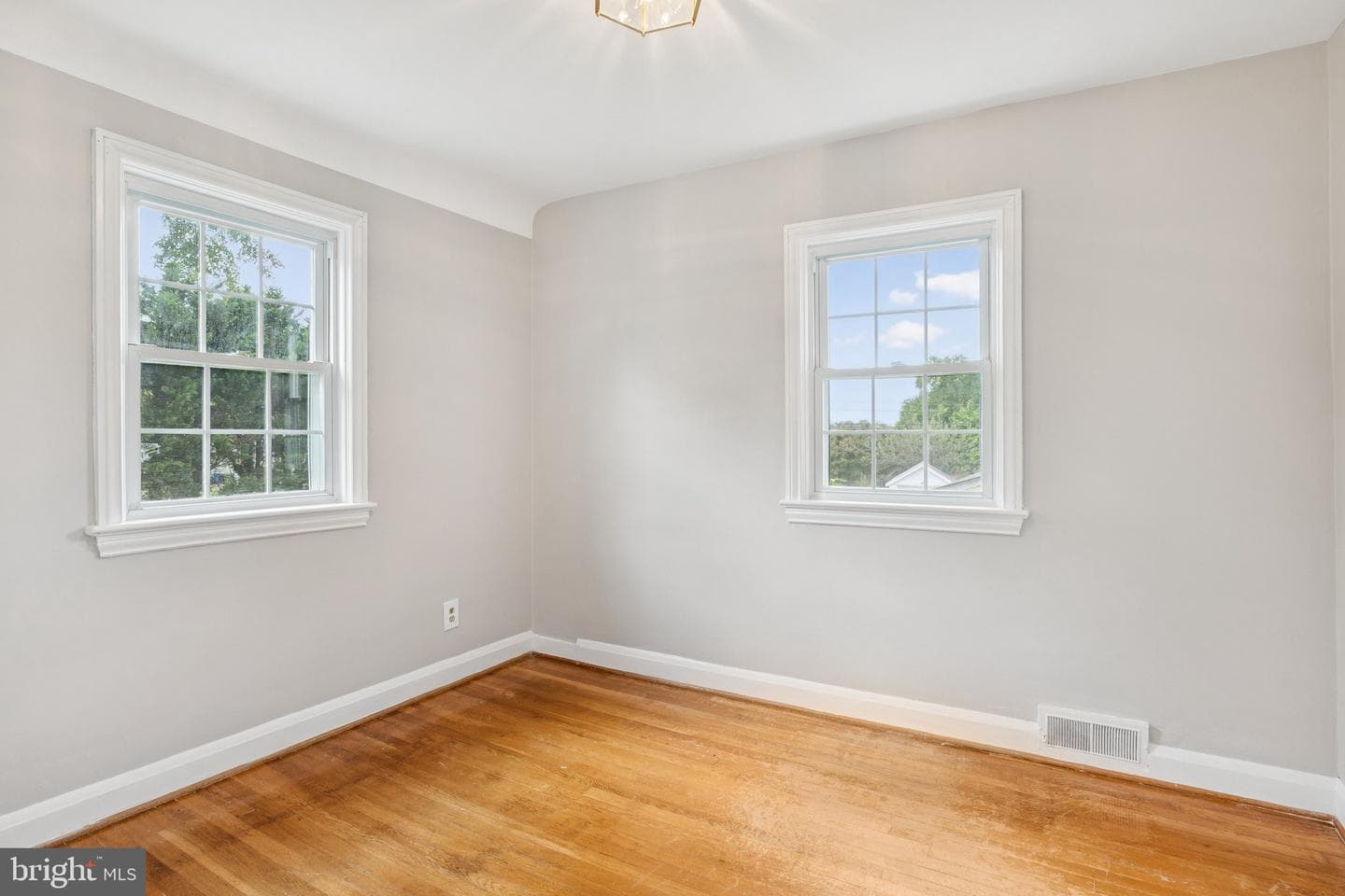 3203 Glendale Avenue photo 19