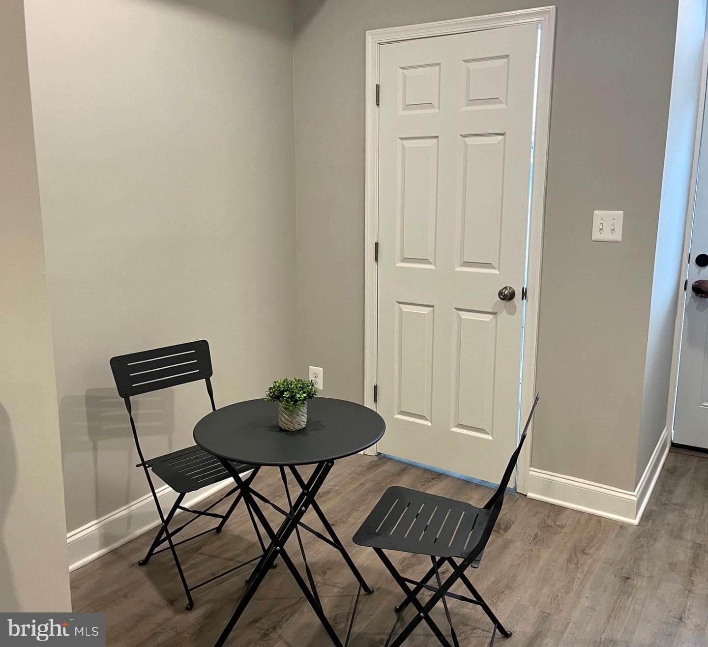 402 W 28th Street photo 11