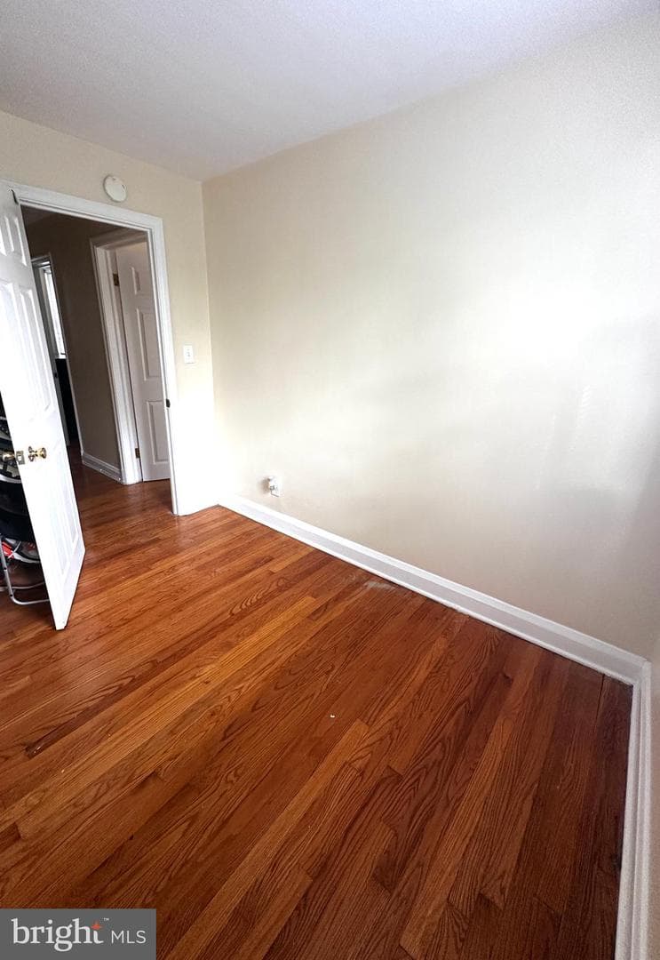 912 Evesham Avenue photo 23