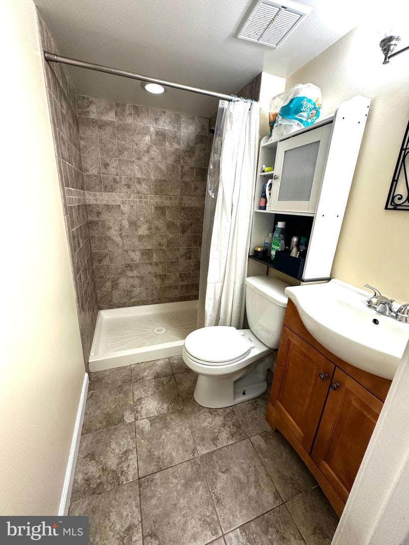 912 Evesham Avenue photo 30