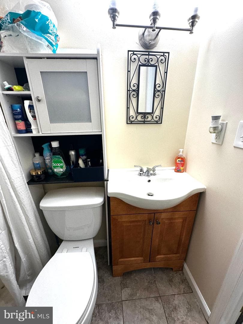 912 Evesham Avenue photo 31