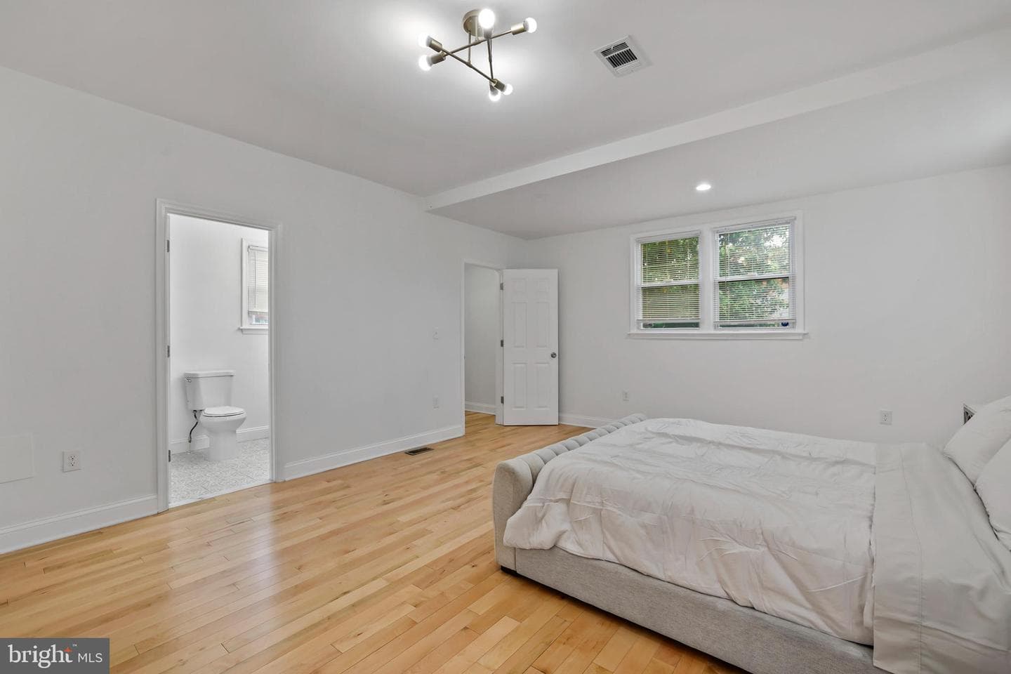 508 Harwood Avenue photo 18