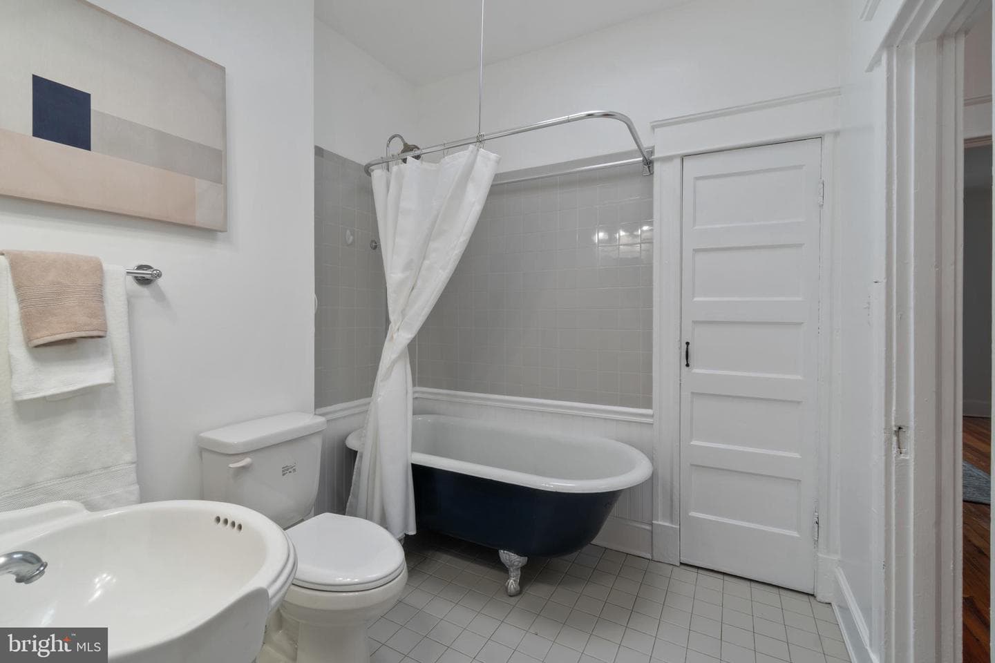 2813 Guilford Avenue photo 23