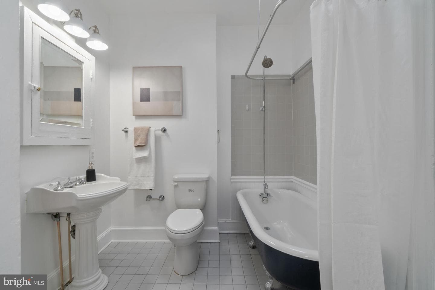 2813 Guilford Avenue photo 24