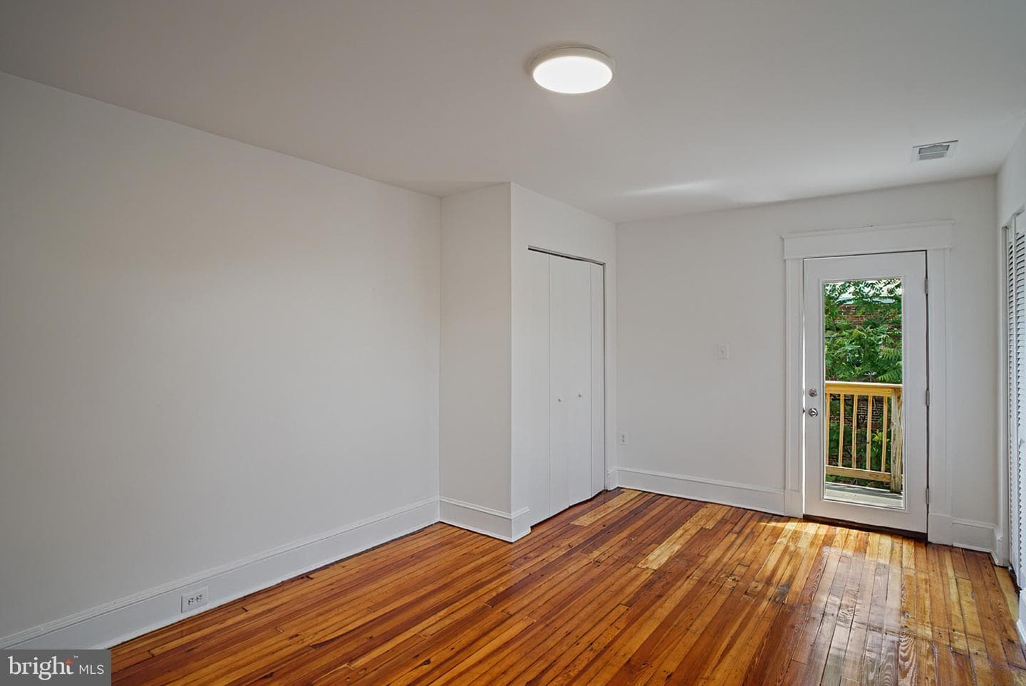 2813 Guilford Avenue photo 32