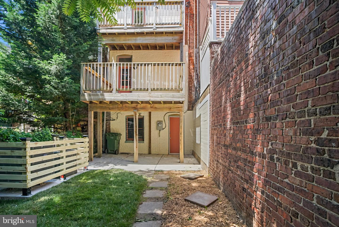 2813 Guilford Avenue photo 44