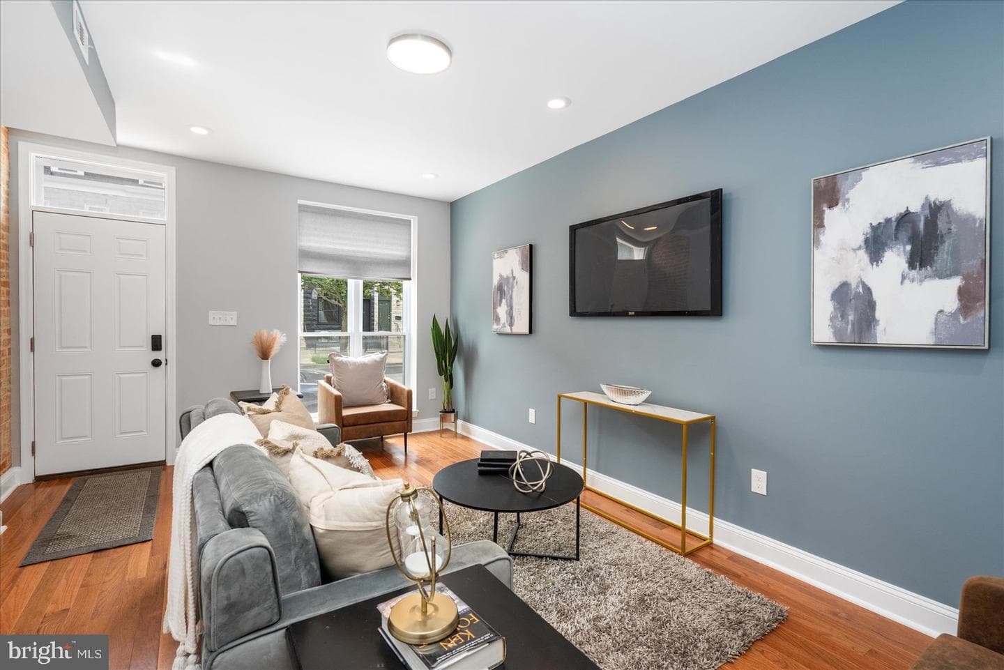 2328 Barclay Street photo 10