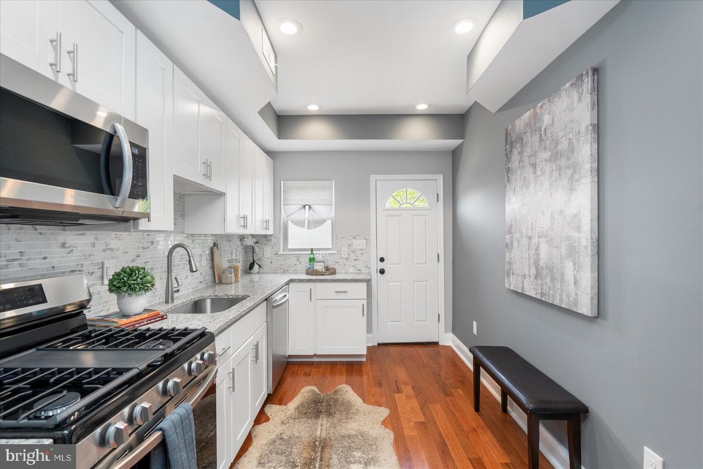 2328 Barclay Street photo 15