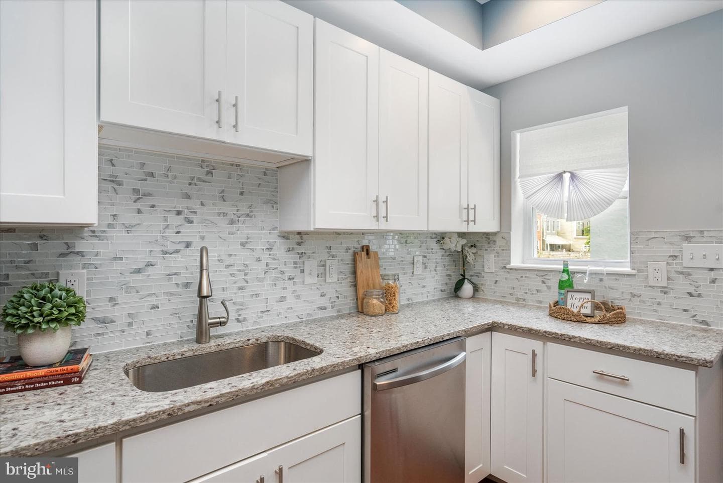2328 Barclay Street photo 16
