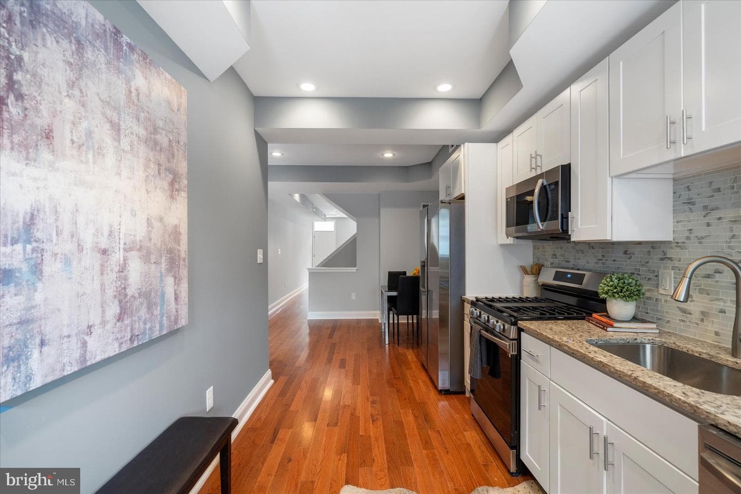 2328 Barclay Street photo 17