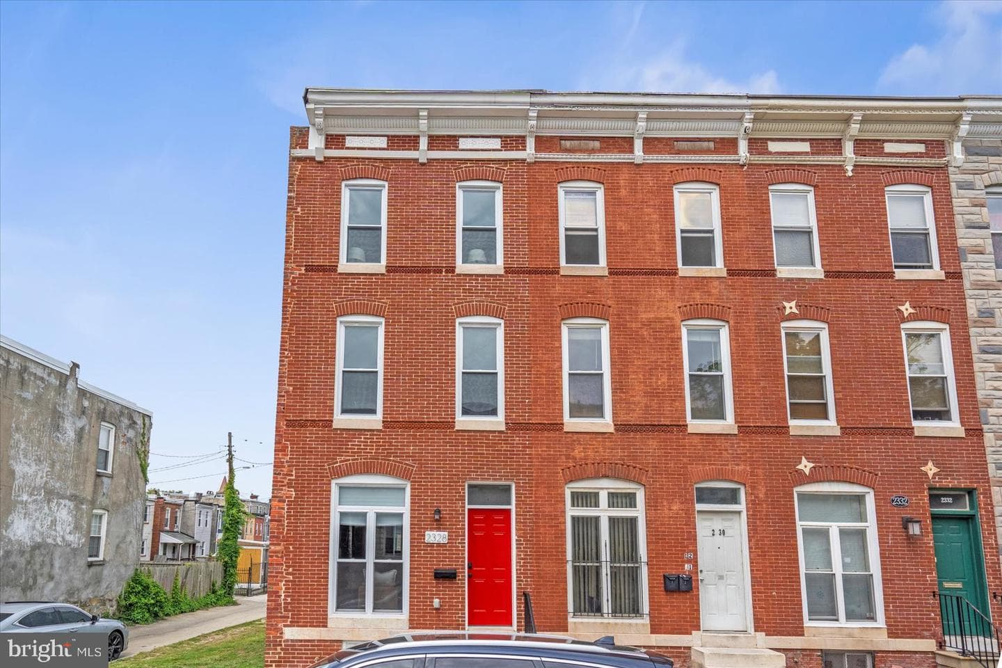 2328 Barclay Street photo 2
