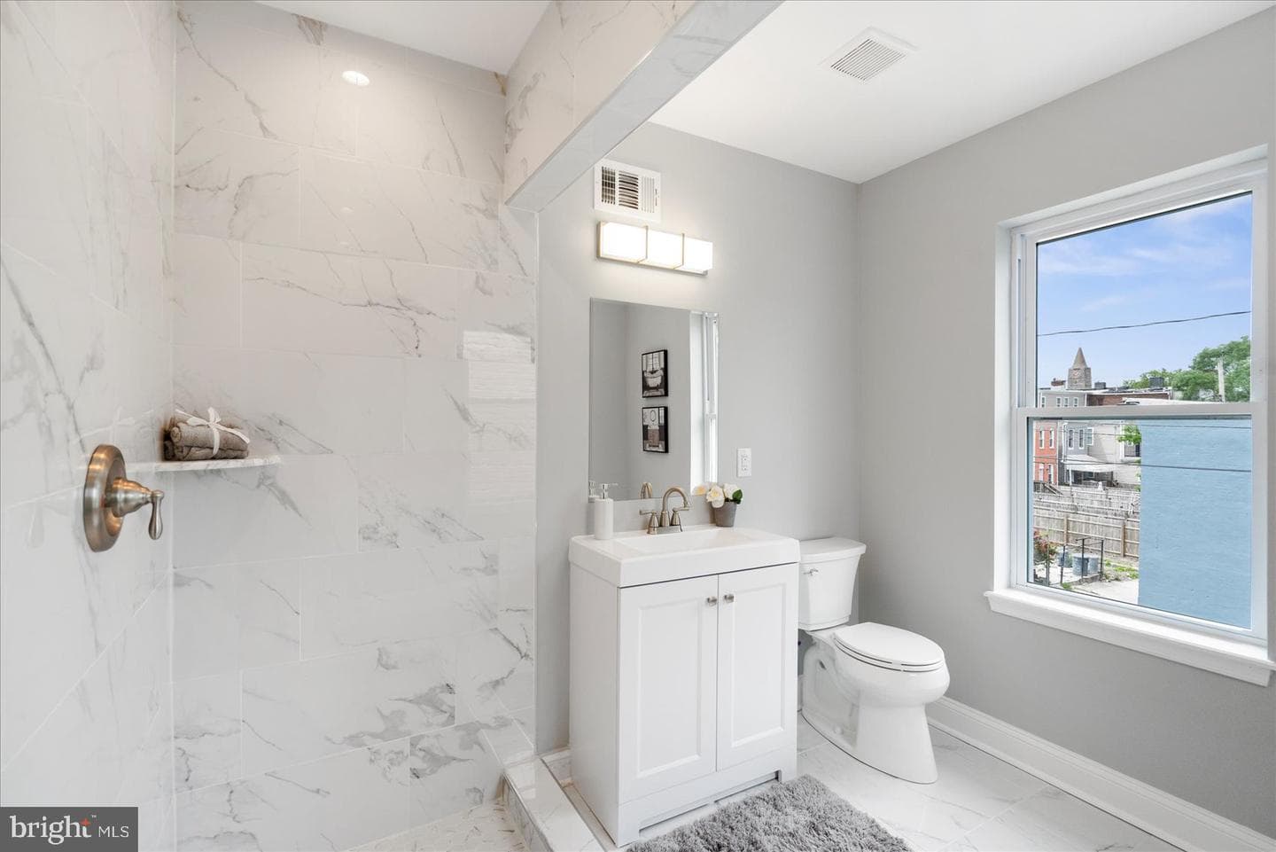 2328 Barclay Street photo 22