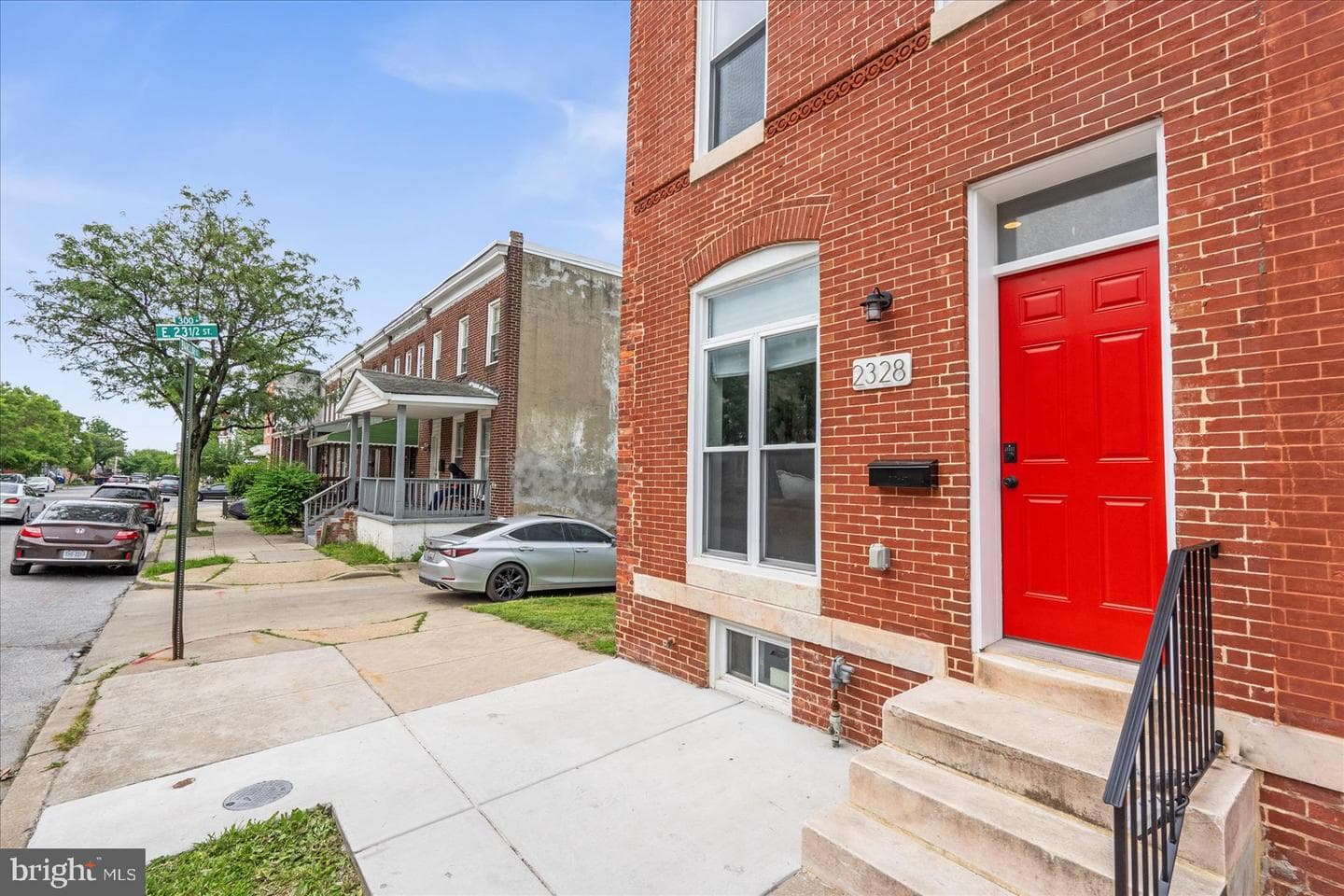 2328 Barclay Street photo 4