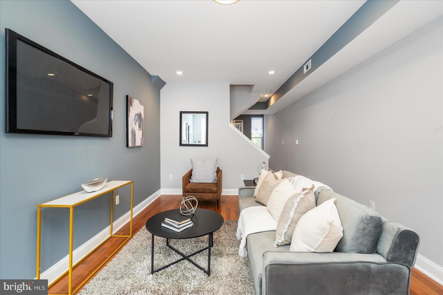2328 Barclay Street photo 6
